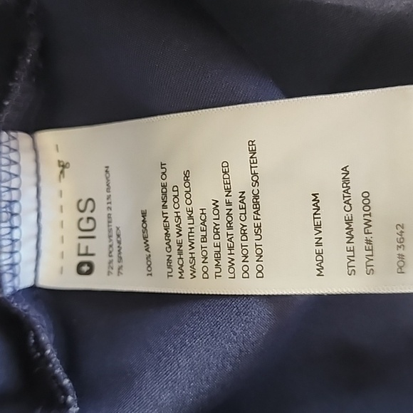 Figs Catarina Navy Blue V Neck Scrub Top Size Large - Picture 3 of 3